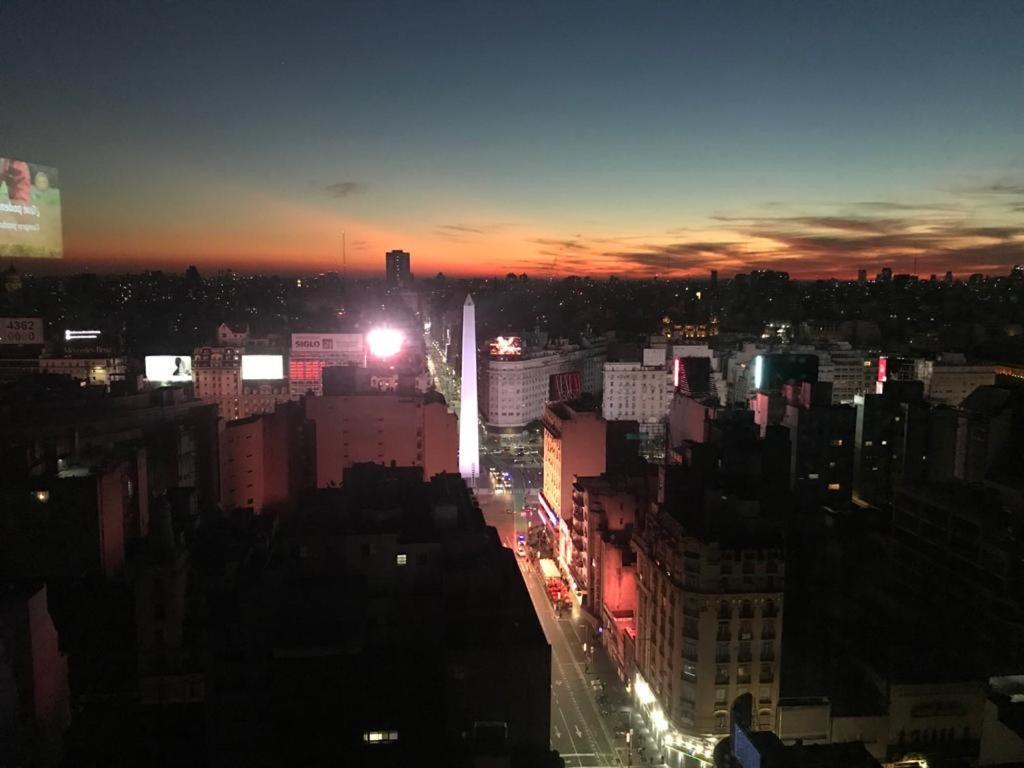 Que Mejor Vista Del Obelisco Piso A La Calle Corrientes Buenos Aires Dış mekan fotoğraf